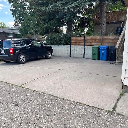 Cozy Basement Suite-溫馨小屋 Designated Parking YYC Exterior foto