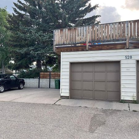 Cozy Basement Suite-溫馨小屋 Designated Parking YYC Exterior foto
