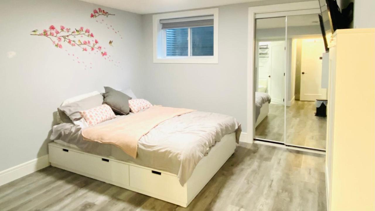 Cozy Basement Suite-溫馨小屋 Designated Parking YYC Exterior foto